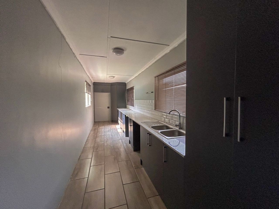 4 Bedroom Property for Sale in Lindequesdrif North West